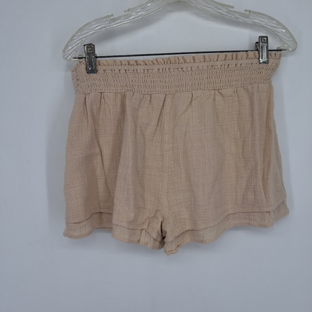 URBAN ROMANTICS medium Women's Tan Casual Shorts - Picture 5 of 5